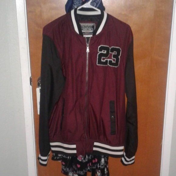 23 maroon zip up - Picture 1 of 3
